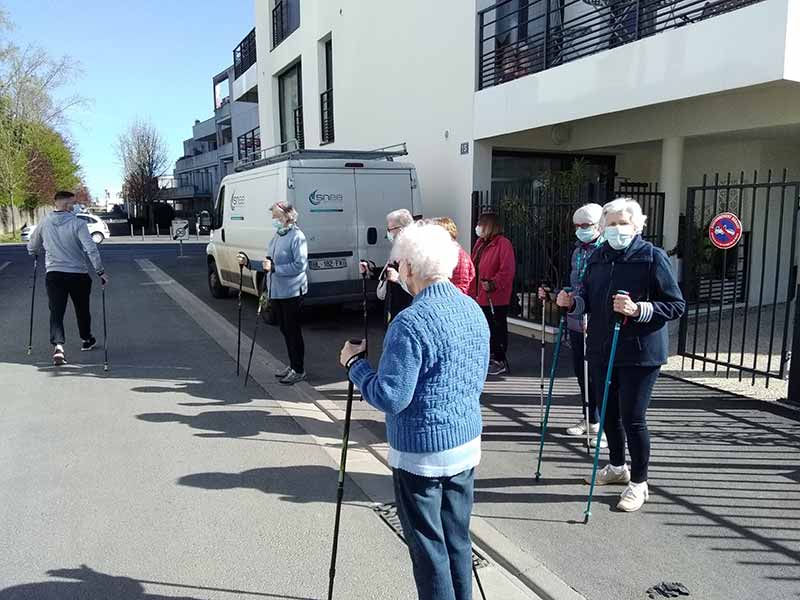 Marche nordique au b&eacute;guinage La Tourangelle